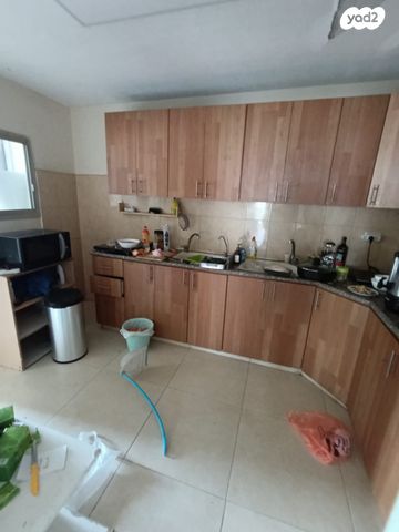 דירה, שדרות כלב בן יפונה, קרית ארבע