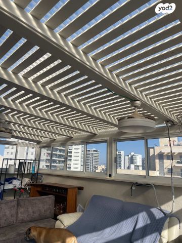 גג/ פנטהאוז, עוזי חיטמן, משכנות האומנים, קרית מוצקין