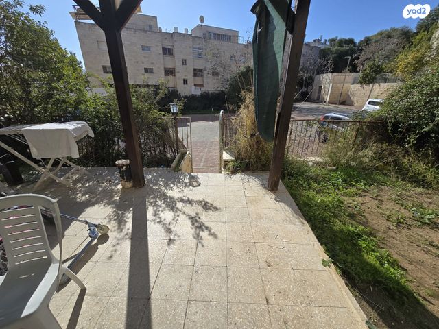 דירת גן, יצחק טוניק, פסגת זאב, ירושלים