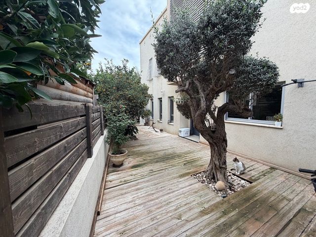 בית פרטי/ קוטג', חסיה המיילדת, מזכרת בתיה