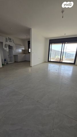 דירת גן, בית אריה / עופרים