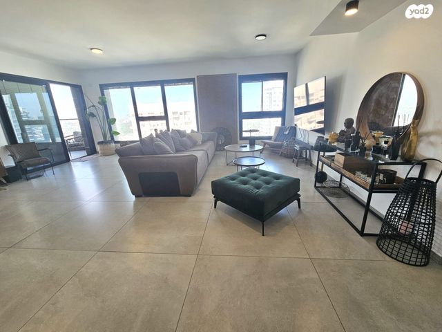 דירה, יוסף הגלילי 22, שכונת בן גוריון, מרכז העיר ג', רמת גן