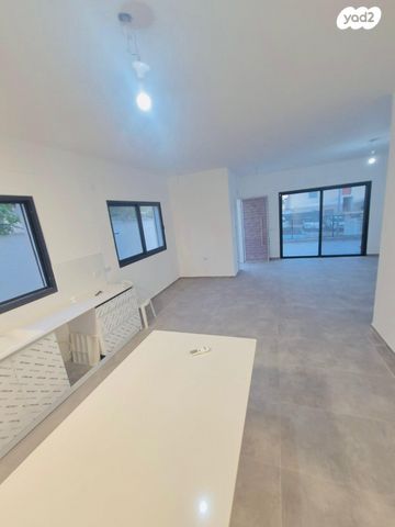 דו משפחתי, חורשת האקליפטוס 103, אדמית / יערית, שלומי