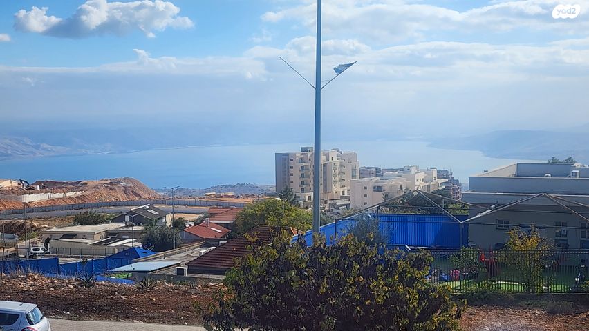 דו משפחתי, רמת מנחם בגין, צפת