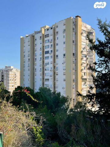 ליאון בלום 40