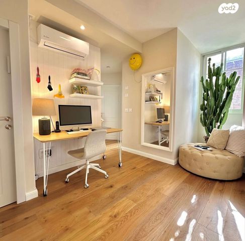 דירה, הרצליה