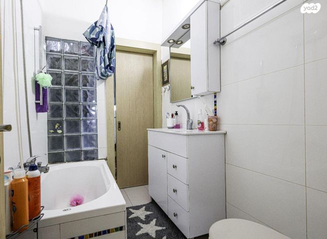 דירה, זכריה הלל 13, מחנה יהודה, פתח תקווה