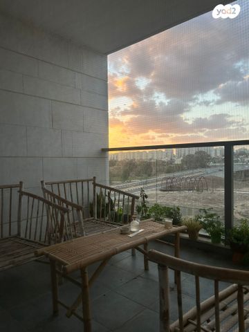 דירה, עיר היין, אשקלון