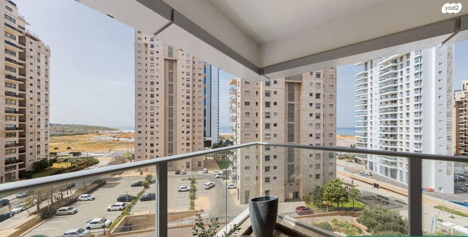 דירה, דודו דותן, עיר ימים, נתניה