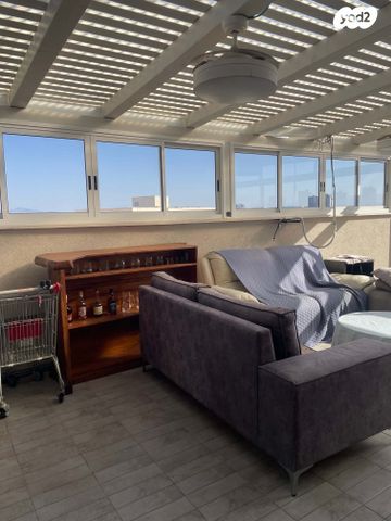 גג/ פנטהאוז, עוזי חיטמן, משכנות האומנים, קרית מוצקין