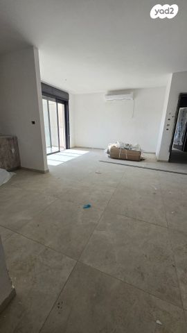 דירה, בית אריה / עופרים