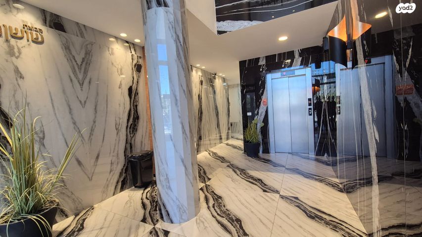 דירה, אליהו גולומב, שיכון עובדים, טבריה