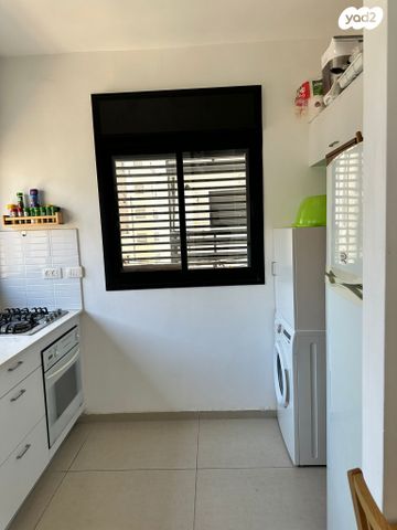 דירה, יואב 18, חרוזים, רמת גן