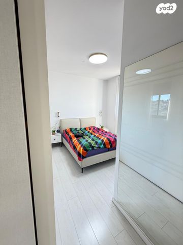 דירה, גרשון אבנר, ארמון הנציב, תלפיות מזרח, ירושלים