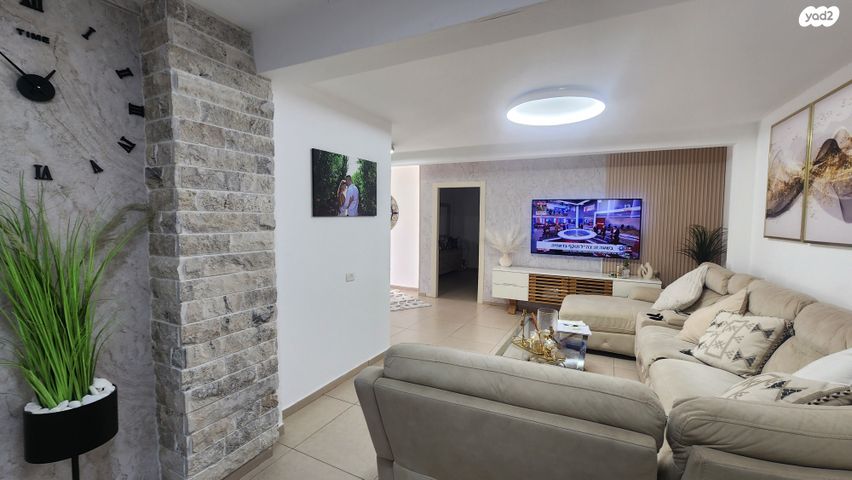 דו משפחתי, רמת מנחם בגין, צפת