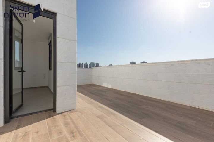 גג/ פנטהאוז, זמנהוף, נאות רחל, חולון