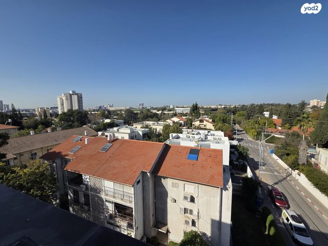 גג/ פנטהאוז, קרן קיימת לישראל, רחובות