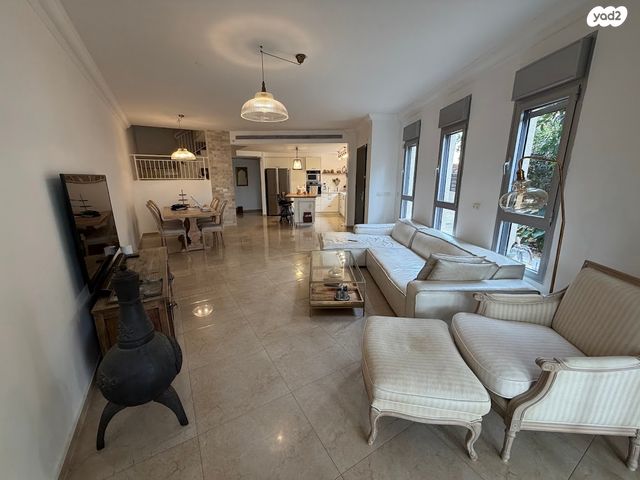 חסיה המיילדת 