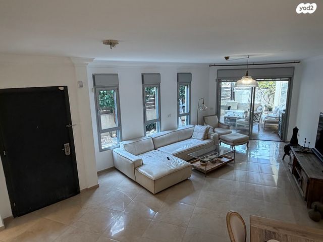 בית פרטי/ קוטג', חסיה המיילדת, מזכרת בתיה