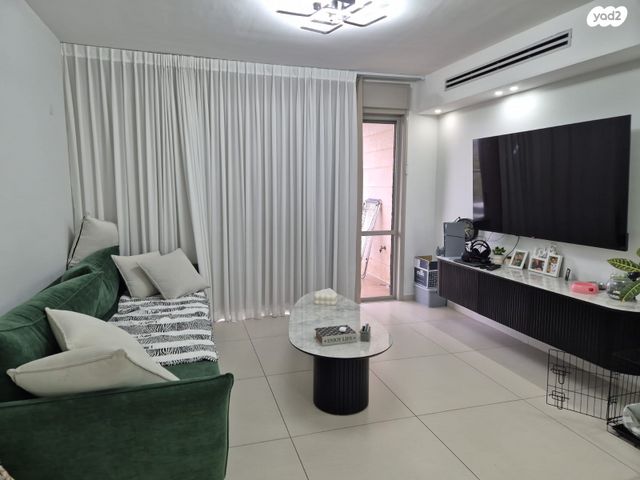 שקמים ואגמים