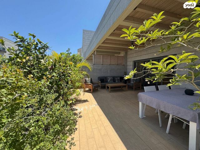 דופלקס, כפר סבא