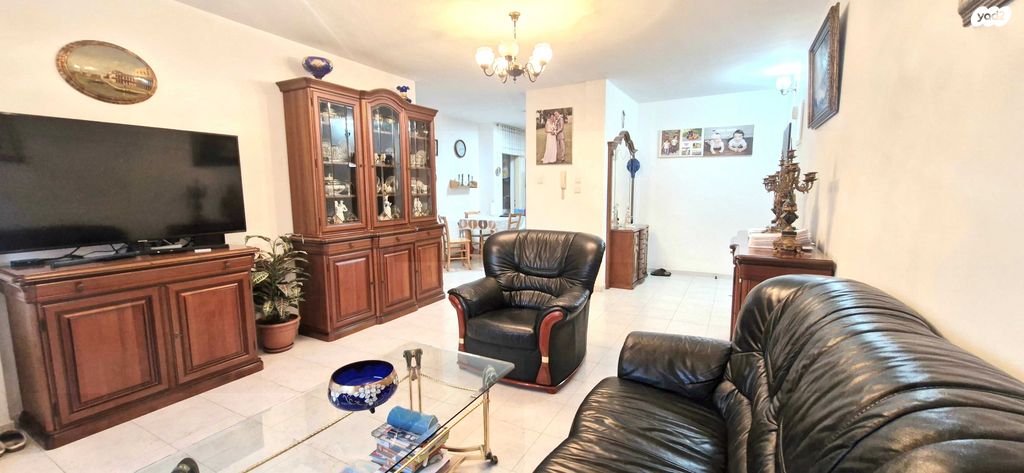 דירה, מזל גדי, פסגת זאב, ירושלים