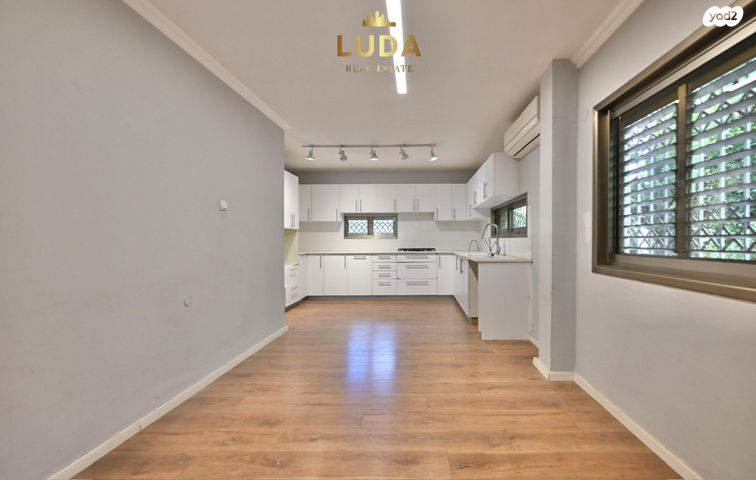 דו משפחתי, אליהו מפרארה, תל אביב יפו