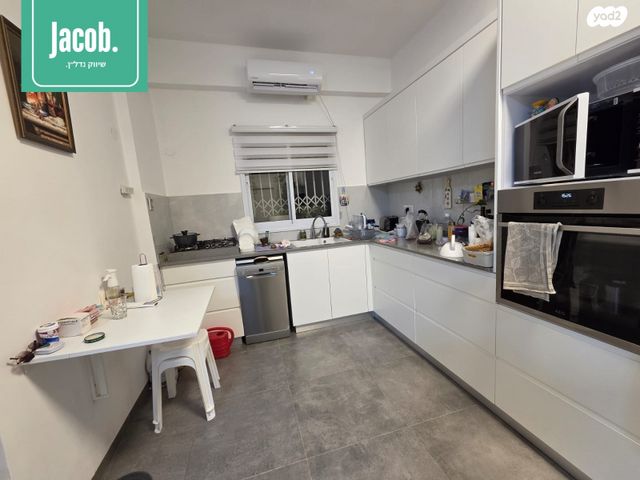 דירה, דוד רזיאל, תל עמל, חיפה