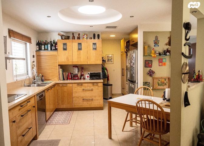 דו משפחתי, חייקה גרוסמן, כפר סבא