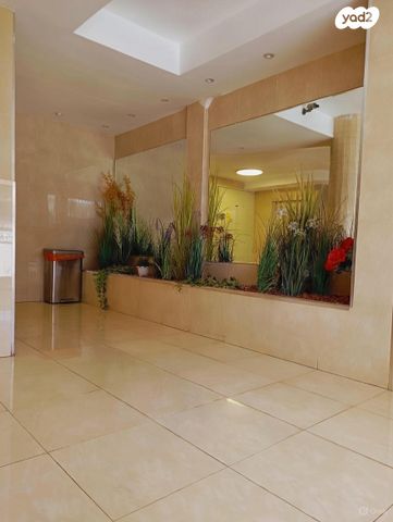 דירה, בר גיורא 7, קזן, רעננה