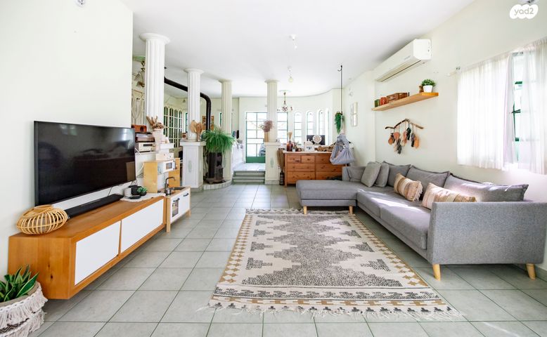 דו משפחתי, שמעון הצדיק, נווה נאמן, הוד השרון