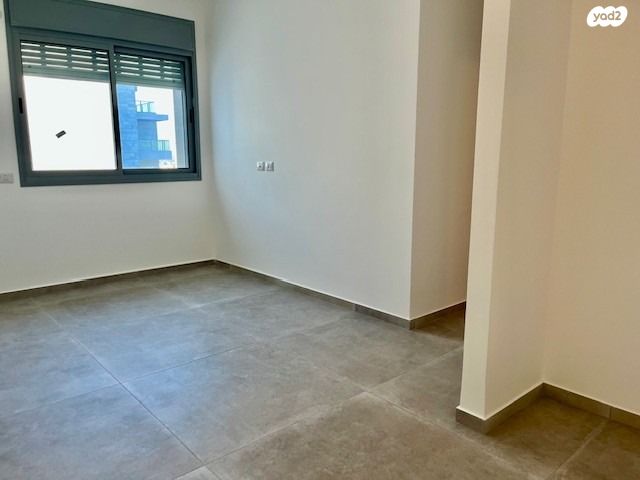 גג/ פנטהאוז, ש"י עגנון, שיכון רסקו, קרית אונו