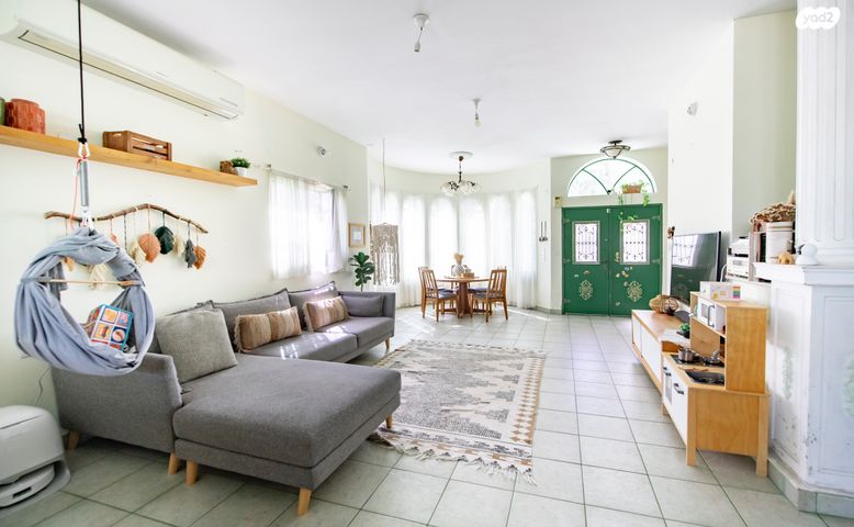 דו משפחתי, שמעון הצדיק, נווה נאמן, הוד השרון