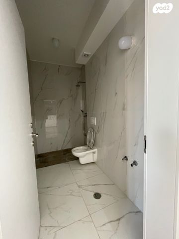 גג/ פנטהאוז, נחמיה עמינוח, קרית הרב סלומון, פתח תקווה