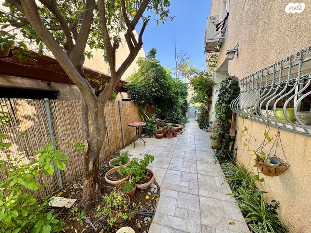 דו משפחתי, צור יגאל, כוכב יאיר / צור יגאל