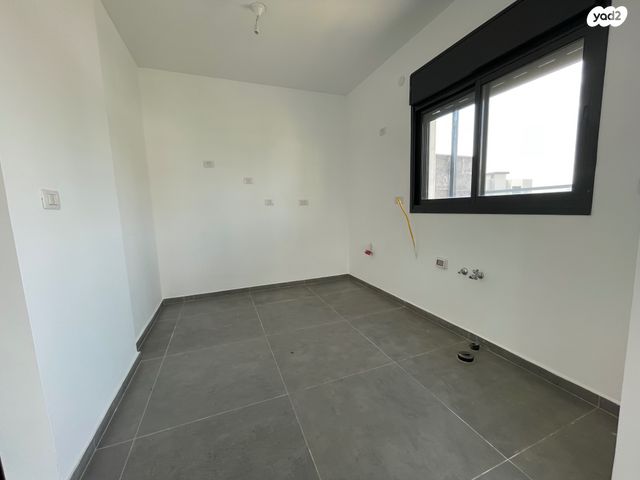 גג/ פנטהאוז, נחמיה עמינוח, קרית הרב סלומון, פתח תקווה