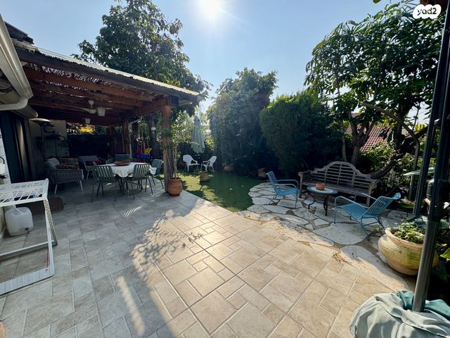 דו משפחתי, צור יגאל, כוכב יאיר / צור יגאל