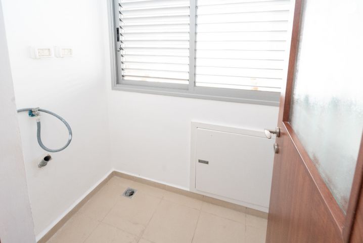 דירה, שמעון ויזנטל, הרצליה