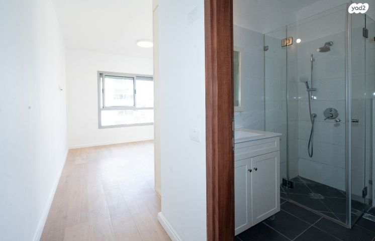 דירה, שמעון ויזנטל, הרצליה