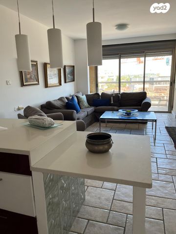 דופלקס, קרית הפרחים - 2005, רעננה