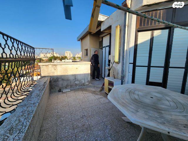 דירה, הראשונים, אור יהודה