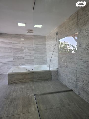 דירת גן, שקד, מורדות טבריה, טבריה