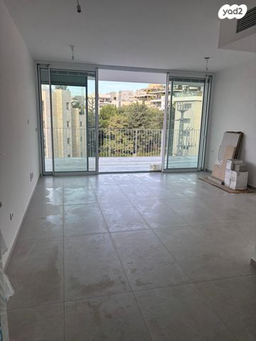 דירה, בן יהודה 30, הרצליה הצעירה, הרצליה