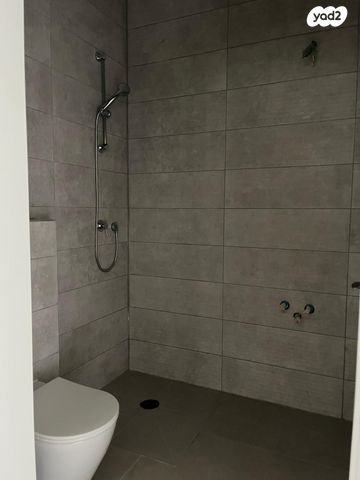 דירה, ז'בוטינסקי 10, מרכז דרום, רעננה