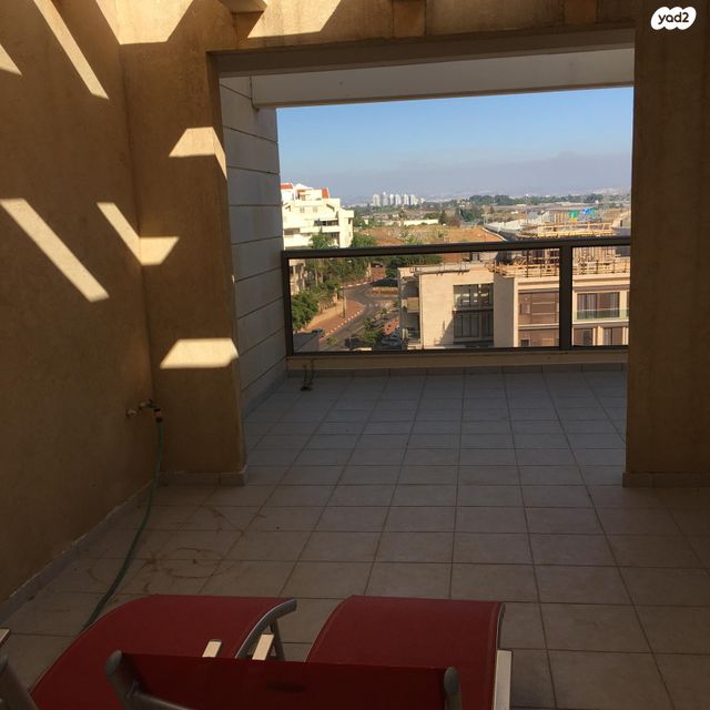 דופלקס, קרית הפרחים - 2005, רעננה