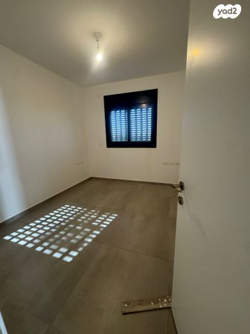 דירה, הרב הרצוג 8, צפון מערב מרכז העיר, נתניה