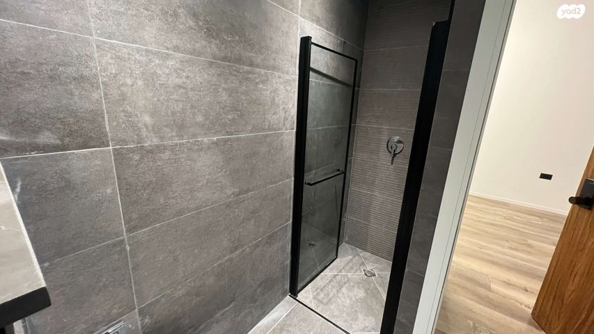 דירה, אחד העם, שיכון עובדים, טבריה