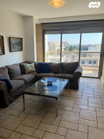 קרית הפרחים - 2005