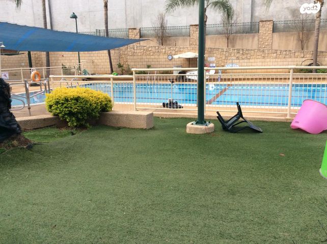 דופלקס, קרית הפרחים - 2005, רעננה