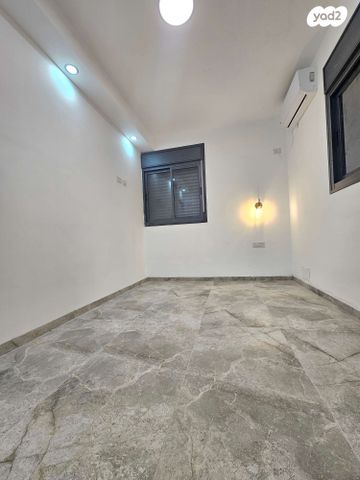 יחידת דיור, בעל שם טוב, מרכז העיר, קרית אתא